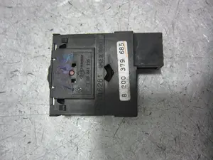 Foto de MANDO REGULACION FAROS RENAULT CLIO III 1.2 (75 CV / 55 KW) referencia 8200379685 foto 3