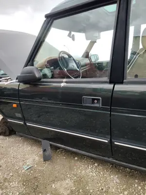 Foto de PUERTA DELANTERA IZQUIERDA LAND ROVER DISCOVERY (LT) 4.0 V8 CAT (185 CV / 136 KW)