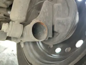 Foto de MANGUETA TRASERA DERECHA RENAULT CLIO III 1.5 dCi Diesel CAT (86 CV / 63 KW)