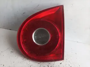 Foto de PILOTO TRASERO DERECHO INTERIOR VOLKSWAGEN GOLF V (1K1)(10.2003) referencia 1K6945094G