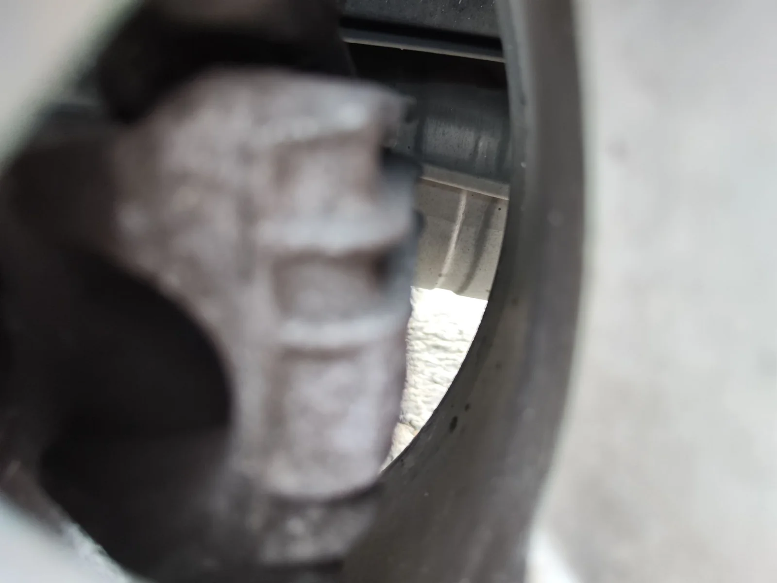 Foto de PINZA DE FRENO TRASERA IZQUIERDA VOLKSWAGEN GOLF IV BERLINA (1J1)(10.1997) 1.9 TDI (131 CV / 96 KW)