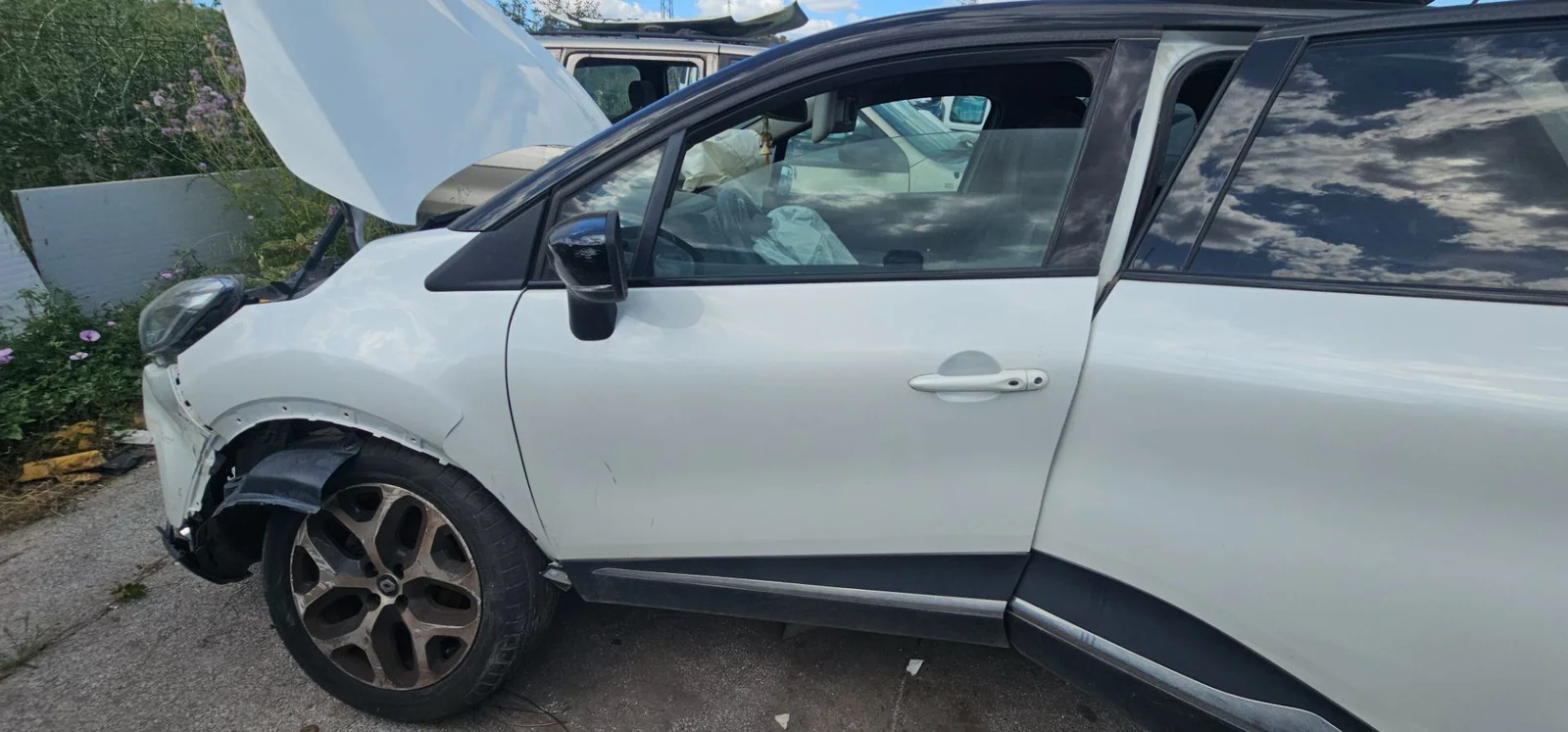 Foto de PUERTA DELANTERA IZQUIERDA RENAULT CAPTUR I 1.5 dCi Diesel FAP (110 CV / 81 KW)