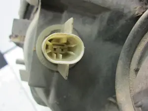 Foto de FARO IZQUIERDO OPEL ASTRA G BERLINA 1.6 (75 CV / 55 KW) referencia 90520877LH foto 4