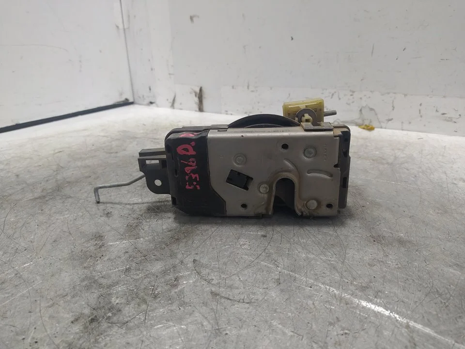 Foto de CERRADURA PUERTA DELANTERA DERECHA OPEL ASTRA H BERLINA 1.7 16V CDTI (101 CV / 74 KW) referencia 131281112