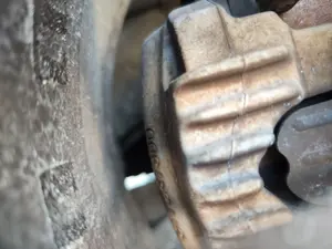 Foto de PINZA DE FRENO DELANTERA DERECHA BMW SERIE 3 BERLINA (E90) 2.0 16V Diesel (163 CV / 120 KW)