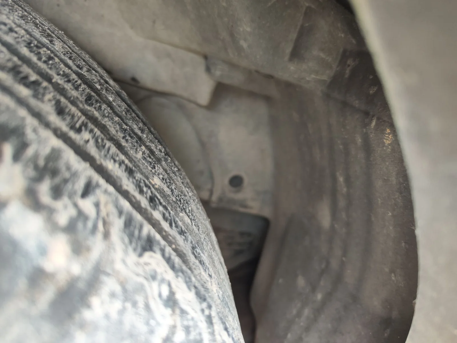 Foto de PASO RUEDA DELANTERO DERECHO LAND ROVER FREELANDER (LN) 2.0 Td4 CAT (109 CV / 80 KW)