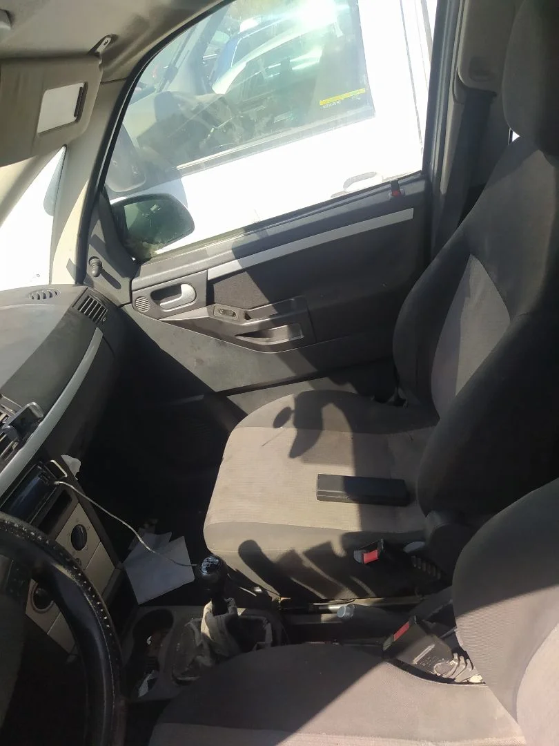 Foto de ASIENTO DELANTERO DERECHO OPEL MERIVA 1.7 16V DTI CAT (Y 17 DT / LR6) (75 CV / 55 KW)