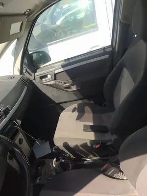 Foto de ASIENTO DELANTERO DERECHO OPEL MERIVA 1.7 16V DTI CAT (Y 17 DT / LR6) (75 CV / 55 KW)