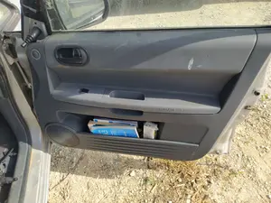 Foto de MANETA INTERIOR DELANTERA DERECHA MITSUBISHI COLT CZ3 BERL. 5 (Z30A) 1.1 CAT (75 CV / 55 KW)