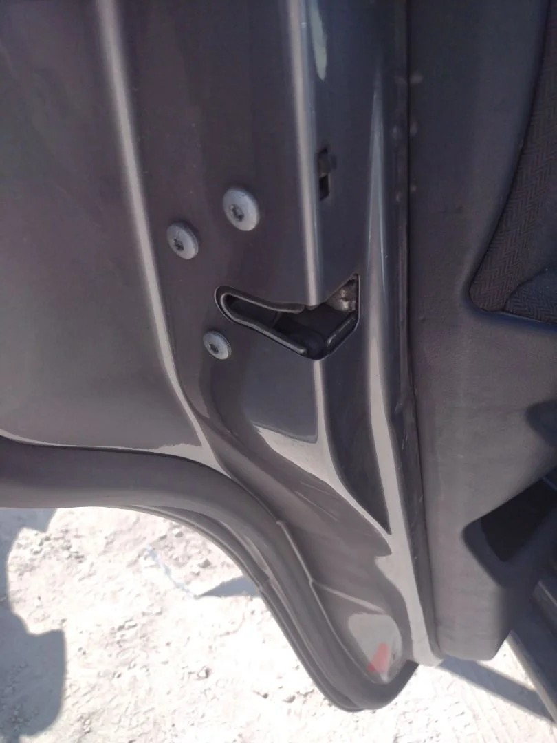 Foto de CERRADURA PUERTA TRASERA IZQUIERDA BMW SERIE X5 (E53) 3.0 Turbodiesel CAT (218 CV / 160 KW)