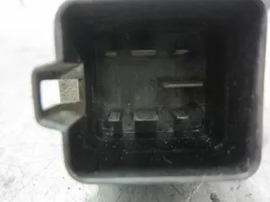 Foto de CAJA PRECALENTAMIENTO RENAULT CLIO III 1.5 dCi Diesel CAT (86 CV / 63 KW) referencia 7700115078 foto 2