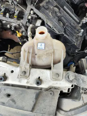 Foto de DEPOSITO EXPANSION FIAT II DOBLÒ (263) CARGO 1.6 JTDM 16V CAT (105 CV / 77 KW)
