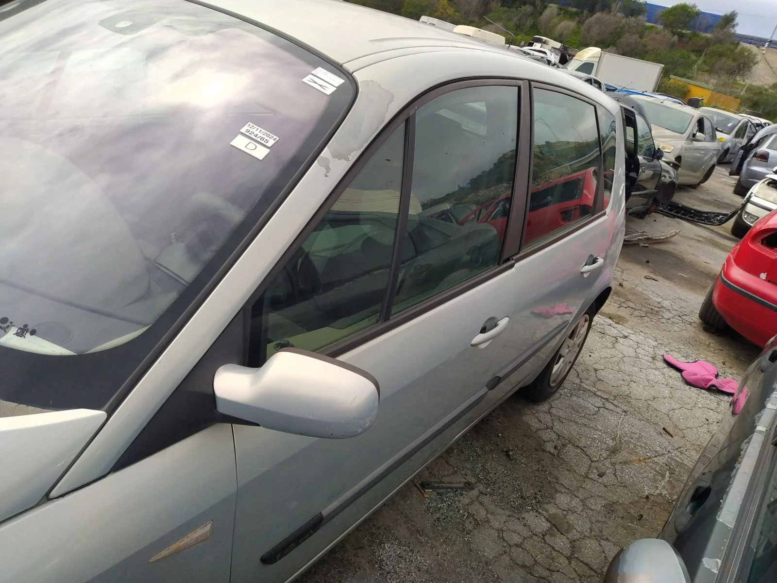 Foto de PUERTA DELANTERA IZQUIERDA RENAULT SCENIC II (JM) 1.6 16V (113 CV / 83 KW) referencia 801015506R