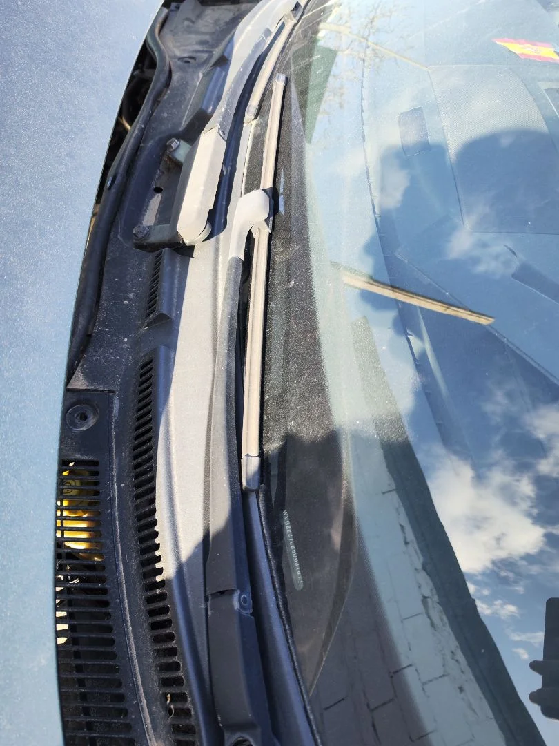 Foto de BRAZO LIMPIA DELANTERO IZQUIERDO VOLKSWAGEN TOUAREG (7LA) 2.5 TDI (174 CV / 128 KW)