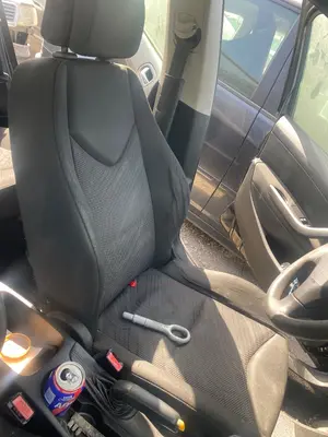 Foto de ASIENTO DELANTERO IZQUIERDO PEUGEOT 308 1.6 16V HDi (90 CV / 66 KW)