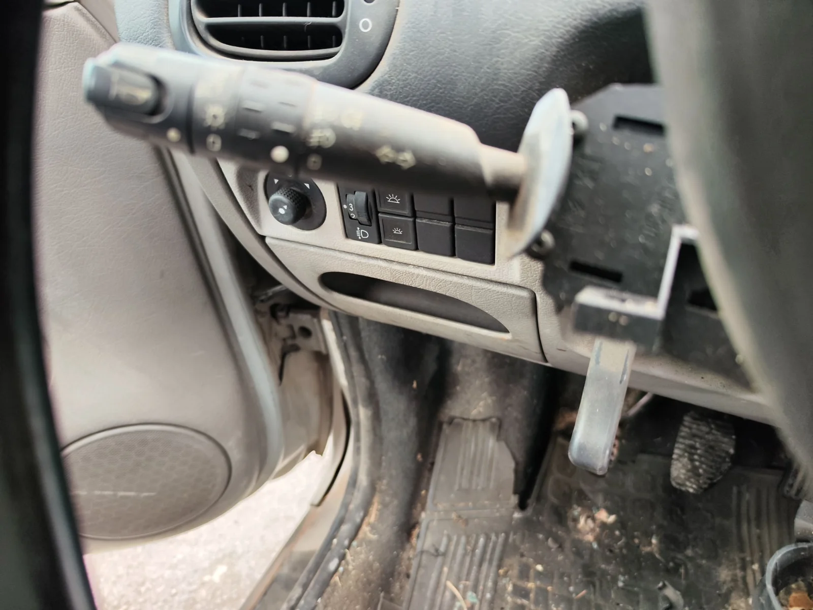 Foto de MANDO INTERMITENTES CITROEN XSARA PICASSO 2.0 HDi CAT (RHY / DW10TD) (90 CV / 66 KW)