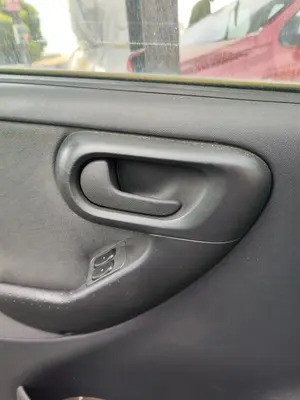 Foto de MANETA INTERIOR DELANTERA IZQUIERDA OPEL CORSA C 1.2 16V CAT (Z 12 XE / LW4) (75 CV / 55 KW)