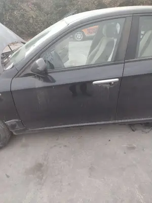 Foto de PUERTA DELANTERA IZQUIERDA ALFA ROMEO 159 (140) 1.9 JTD (M) 16V CAT (150 CV / 110 KW)