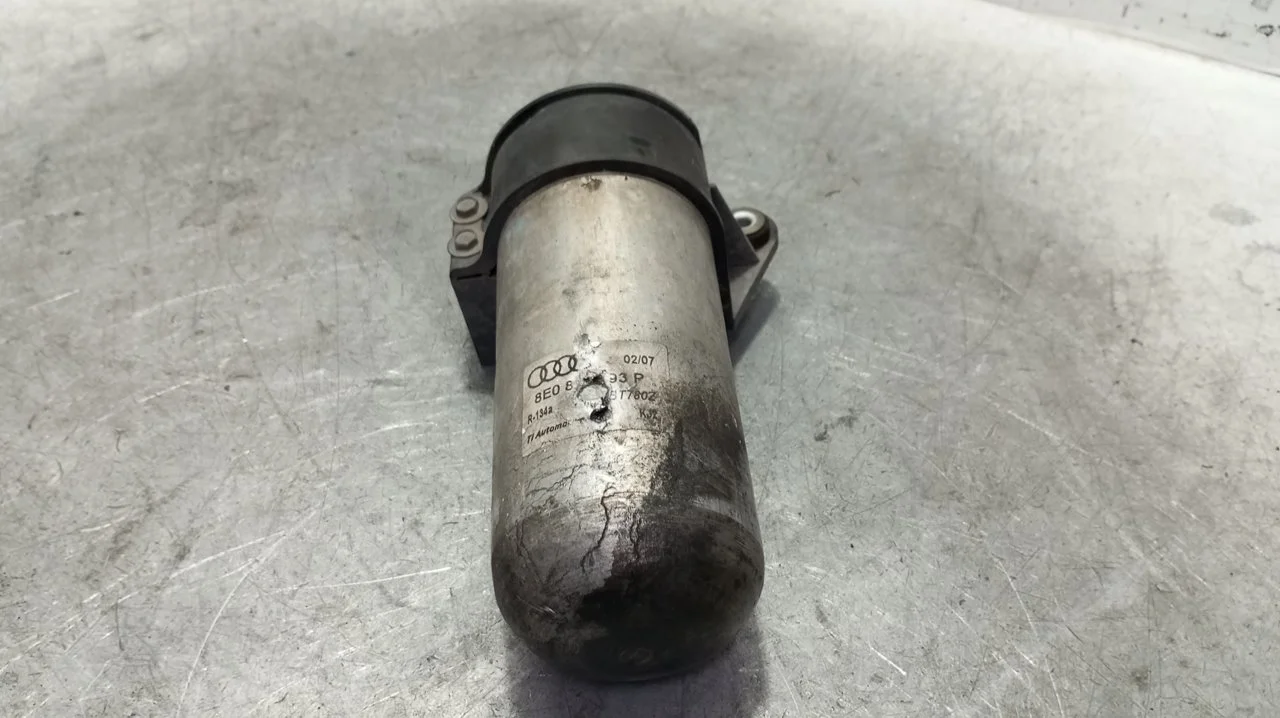 Foto de FILTRO SECANTE AIRE ACONDICIONADO AUDI A4 BERLINA (8E) 2.0 16V TDI (170 CV / 125 KW) referencia 8E0820193P