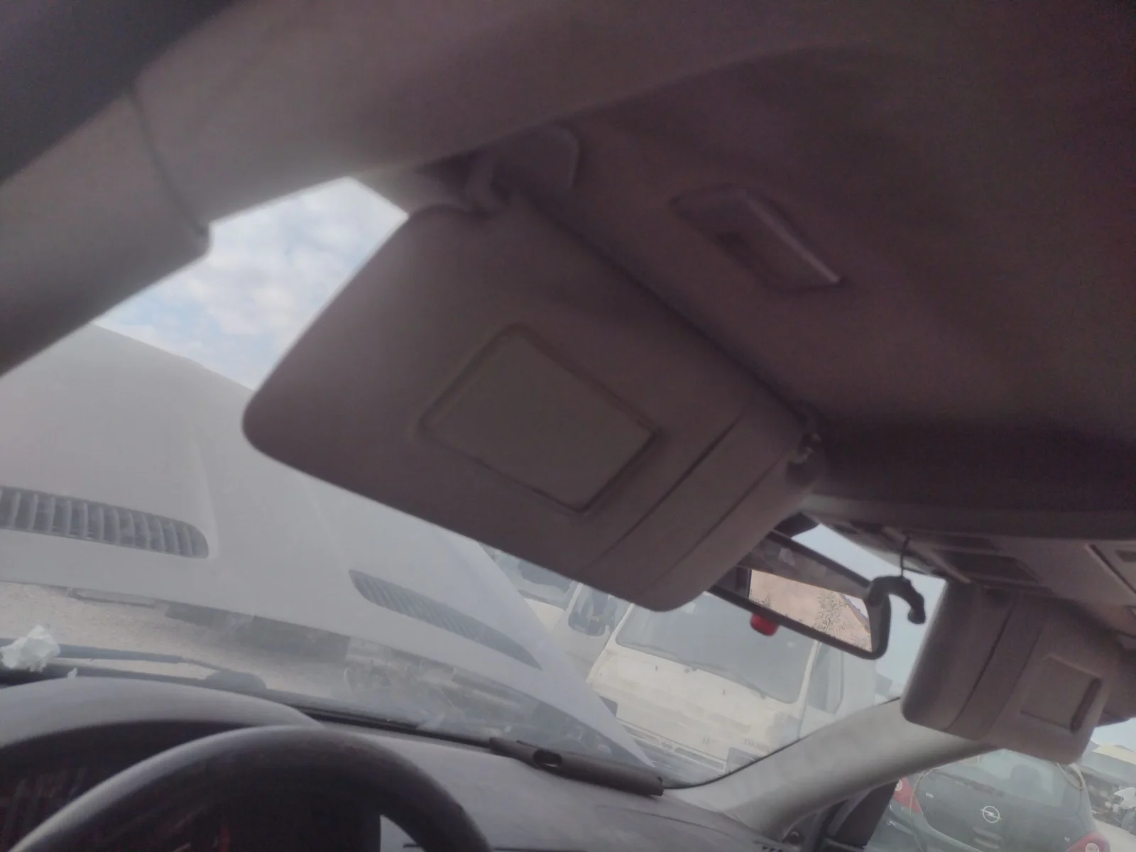 Foto de PARASOL IZQUIERDO BMW SERIE X5 (E53) 3.0 Turbodiesel CAT (218 CV / 160 KW)