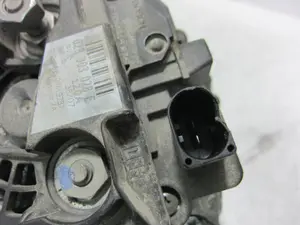 Foto de ALTERNADOR VOLKSWAGEN PASSAT BERLINA (3B2) 1.9 TDI (116 CV / 85 KW) referencia 028903028E foto 2