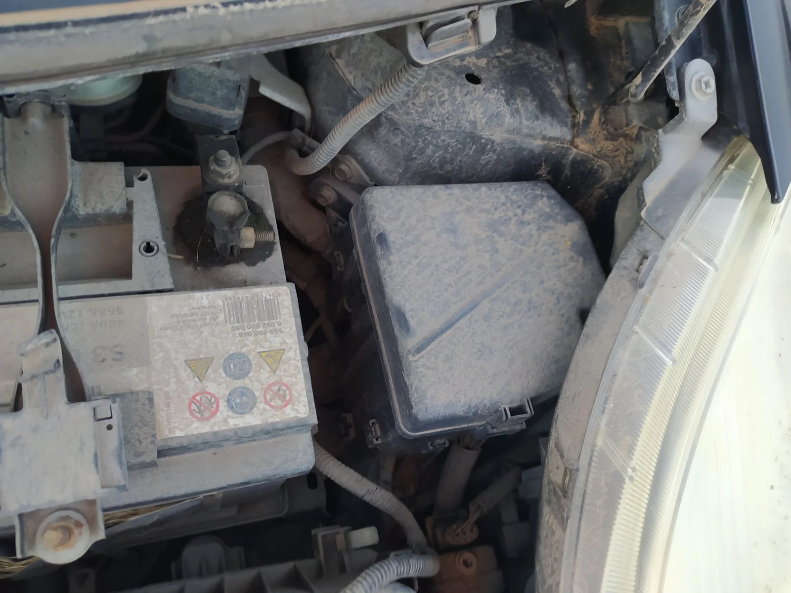 Foto de CAJA RELES / FUSIBLES TOYOTA YARIS (KSP9/SCP9/NLP9) 1.4 Turbodiesel CAT (90 CV / 66 KW)
