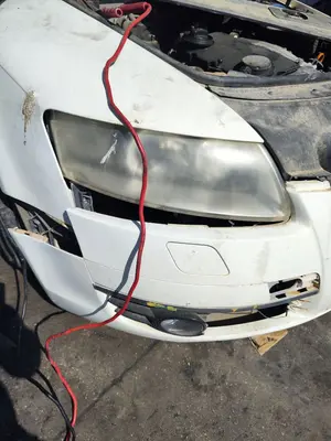 Foto de FARO DERECHO AUDI A6 BERLINA (4F2) 2.0 TDI (140 CV / 103 KW) referencia 4F0941030FF foto 2