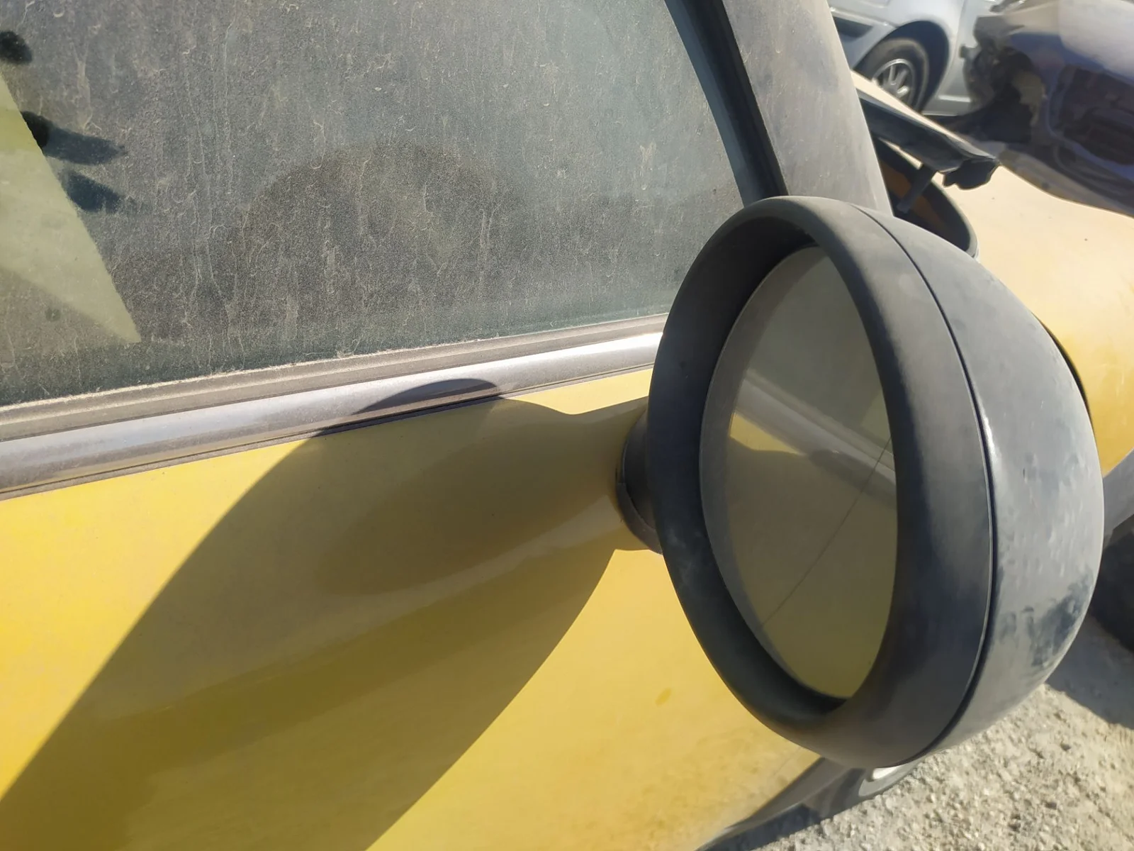 Foto de RETROVISOR DERECHO MINI MINI (R56) 1.4 16V CAT (95 CV / 70 KW)
