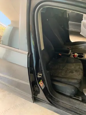 Foto de GOMAS CONTORNO PUERTA VOLKSWAGEN PASSAT VARIANT (3C5) 2.0 TDI (140 CV / 103 KW) referencia 3AF837644 foto 2