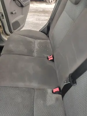 Foto de ENGANCHE CINTURON TRASERO DERECHO FORD FOCUS BERLINA (CAP) 1.8 Flexifuel CAT (125 CV / 92 KW)