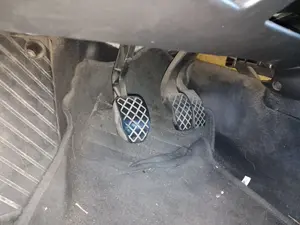 Foto de PEDAL EMBRAGUE VOLKSWAGEN PASSAT BERLINA (3B3) 1.9 TDI (131 CV / 96 KW)