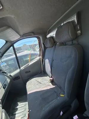 Foto de ASIENTO DELANTERO DERECHO RENAULT TRAFIC II FURGÓN 2.5 dCi Diesel CAT (135 CV / 99 KW)