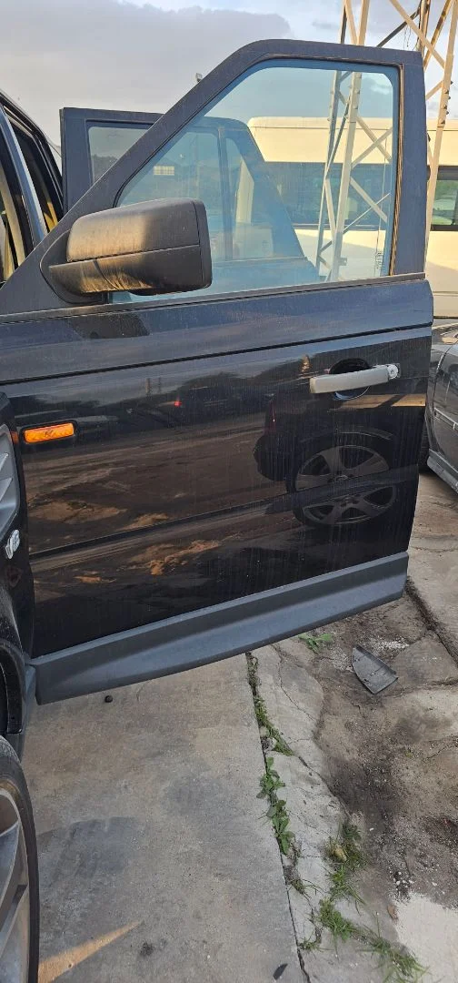 Foto de PUERTA DELANTERA IZQUIERDA LAND ROVER RANGE ROVER SPORT 3.6 TD V8 (272 CV / 200 KW)