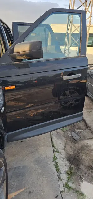 Foto de PUERTA DELANTERA IZQUIERDA LAND ROVER RANGE ROVER SPORT 3.6 TD V8 (272 CV / 200 KW)