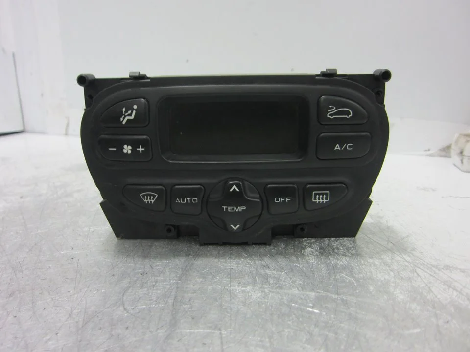 Foto de MANDO CALEFACCION / AIRE ACONDICIONADO CITROEN XSARA BERLINA 1.6 16V CAT (NFU / TU5JP4) (109 CV / 80 KW) referencia 96514030XT
