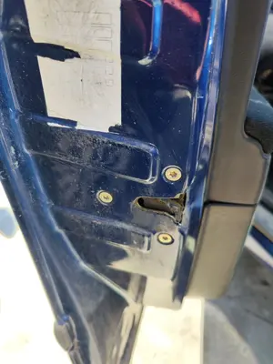 Foto de CERRADURA PUERTA DELANTERA IZQUIERDA PEUGEOT 307 BERLINA (S2) 1.4 16V CAT (KFU / ET3J4) (88 CV / 65 KW)