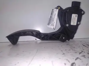 Foto de PEDAL ACELERADOR RENAULT TWINGO III 1.0 SCe (71 CV / 52 KW) referencia 180023357R foto 3