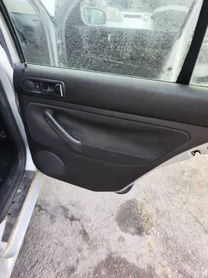 Foto de ELEVALUNAS TRASERO DERECHO VOLKSWAGEN GOLF IV BERLINA (1J1)(10.1997) 1.9 TDI (131 CV / 96 KW)