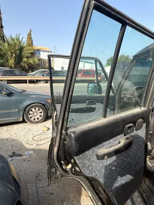 Foto de GOMAS CONTORNO PUERTA MITSUBISHI GALLOPER (HYUNDAI)(02.1998) 2.5 Turbodiesel (105 CV / 77 KW)