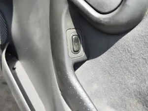 Foto de MANDO ELEVALUNAS DELANTERO DERECHO OPEL CORSA C 1.2 16V CAT (Z 12 XE / LW4) (75 CV / 55 KW)