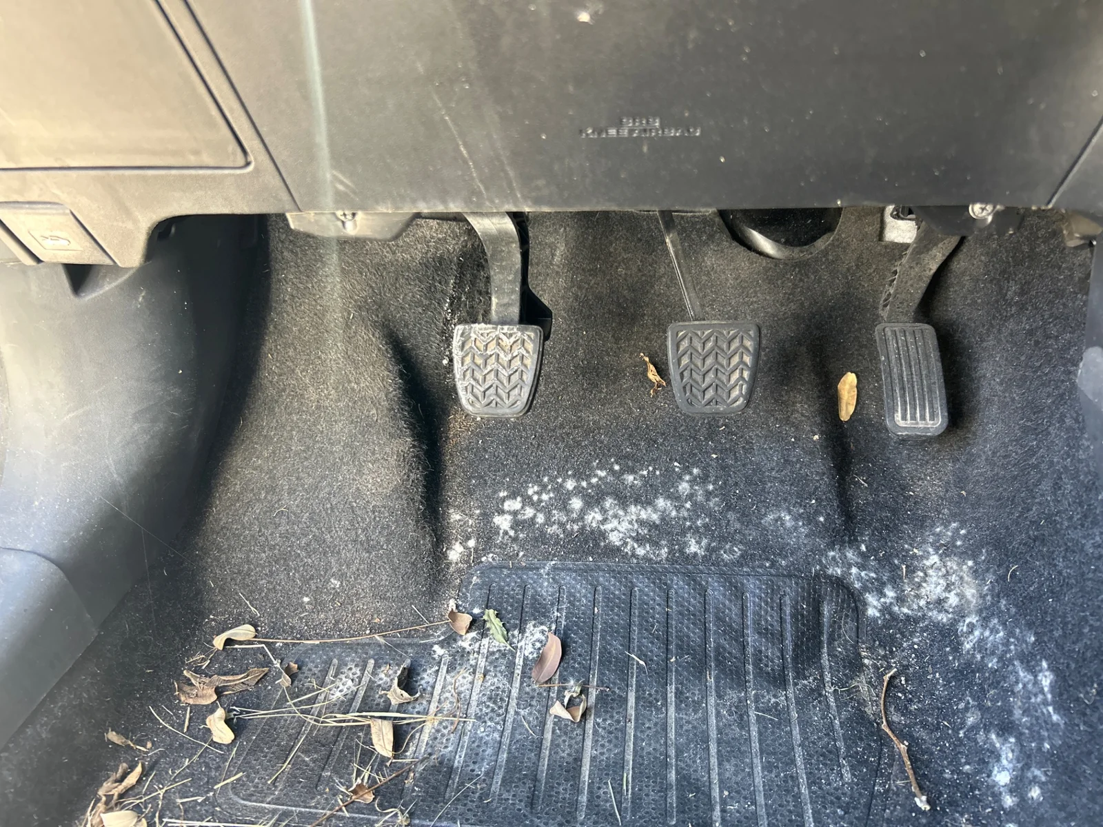 Foto de PEDAL FRENO TOYOTA YARIS (KSP9/SCP9/NLP9) 1.3 16V CAT (101 CV / 74 KW)