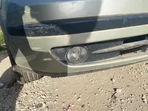 Foto de FARO ANTINIEBLA DERECHO RENAULT CLIO III 1.2 16V (75 CV / 55 KW) referencia 8200002470