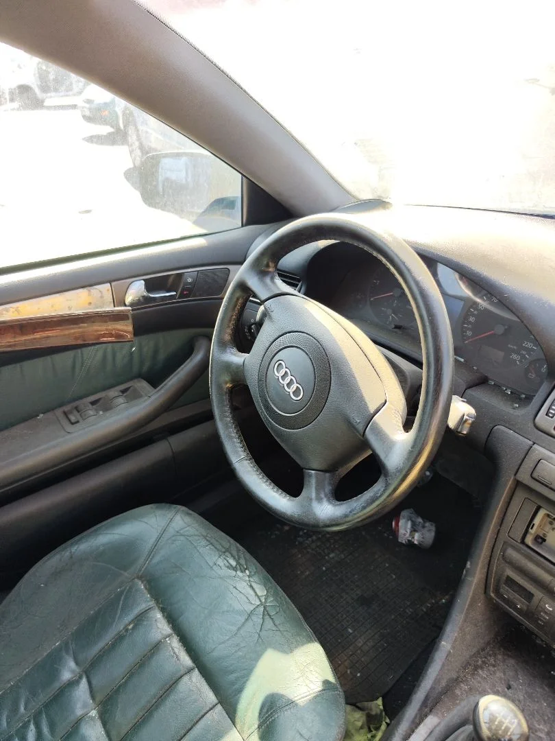 Foto de VOLANTE AUDI A6 BERLINA (4B2) 2.5 V6 24V TDI (150 CV / 110 KW)