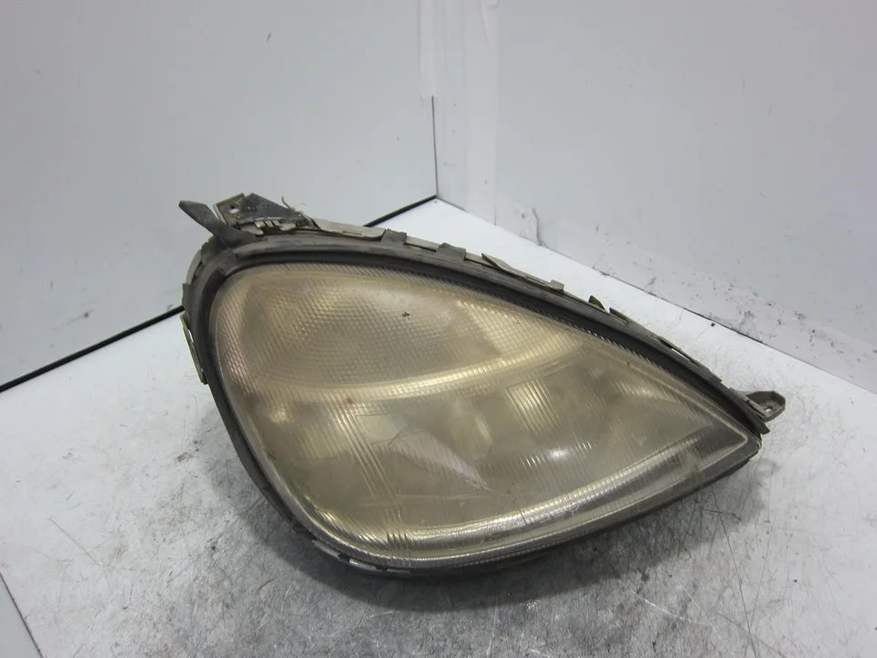 Foto de FARO DERECHO MERCEDES-BENZ CLASE A (BM 168) 1.7 CDI Diesel CAT (60 CV / 44 KW) referencia 0301152202