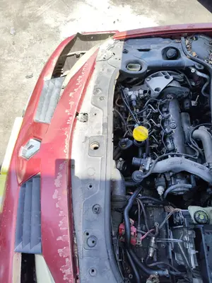Foto de PANEL FRONTAL RENAULT MEGANE II BERLINA 3P 1.9 dCi Diesel (120 CV / 88 KW)