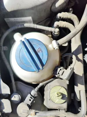 Foto de DEPOSITO EXPANSION AUDI A3 (8L) 1.6  (102 CV / 75 KW) referencia 1J0121403B