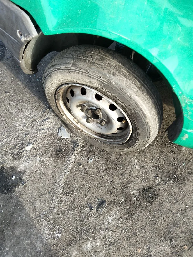 Foto de LLANTA RENAULT TWINGO I (C06) 1.2 (58 CV / 43 KW)