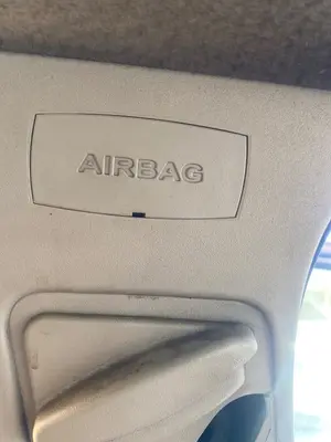 Foto de AIRBAG LATERAL IZQUIERDO FORD FOCUS BERLINA (CB4) 1.6 TDCi CAT (90 CV / 66 KW) referencia 1724189