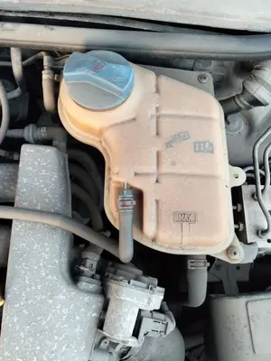 Foto de DEPOSITO EXPANSION AUDI A6 BERLINA (4B2) 1.8 20V Turbo (150 CV / 110 KW)