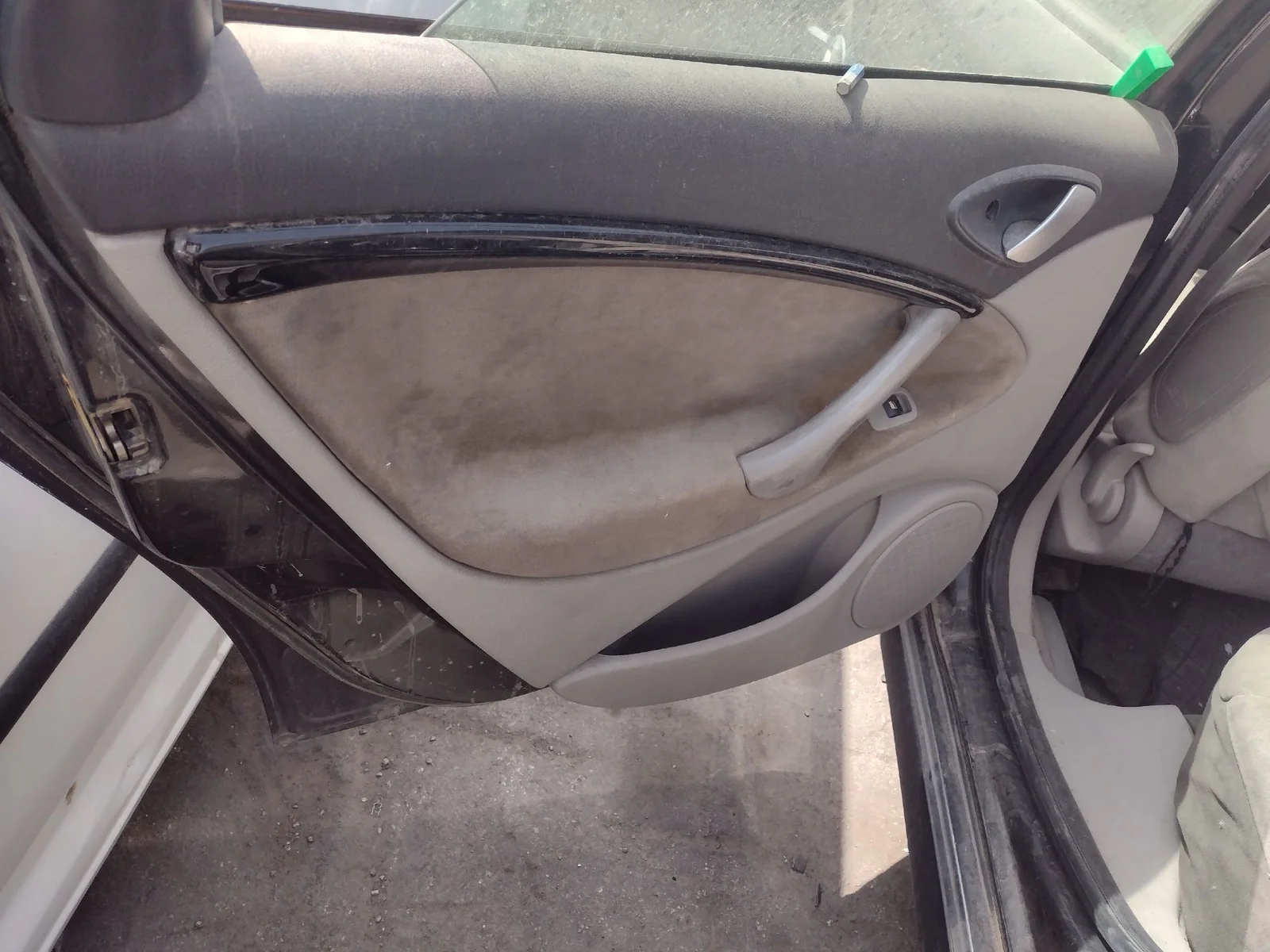 Foto de RETENEDOR PUERTA CITROEN C5 BERLINA 1.6 HDi CAT (9HY / DV6TED4) (109 CV / 80 KW)